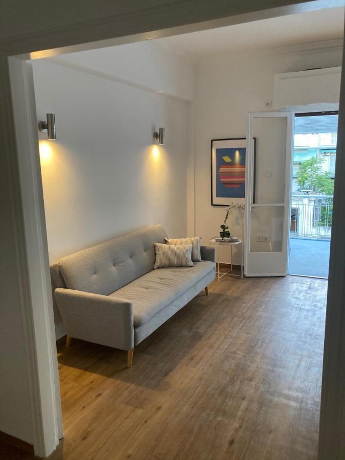 Great Apartment With Terrace In Central Атина Екстериор снимка